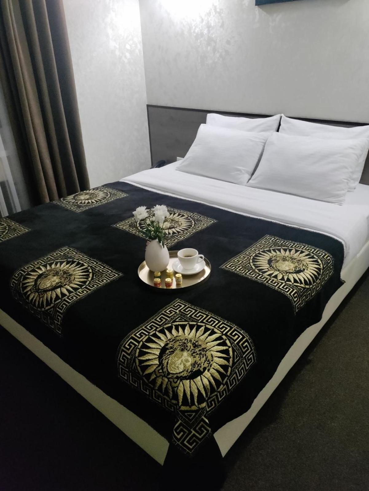 Hotel Шляпа à Dnipro Extérieur photo