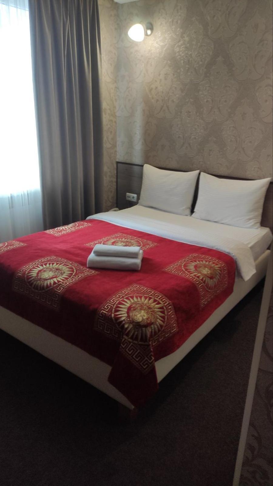 Hotel Шляпа à Dnipro Extérieur photo